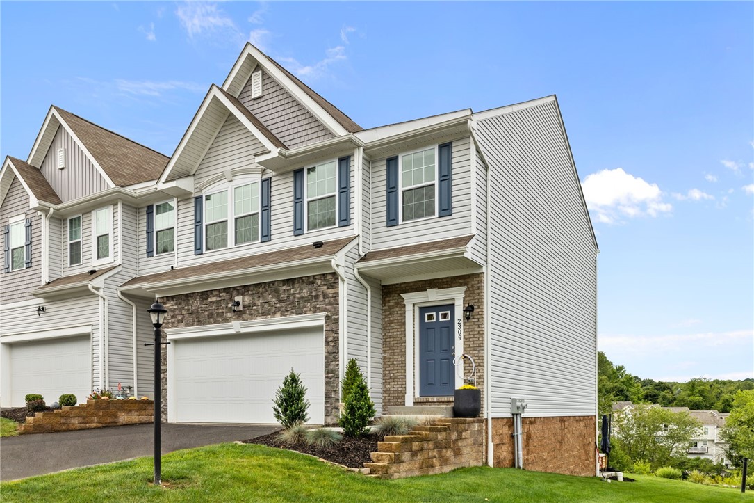 2309 Canterbury Dr
