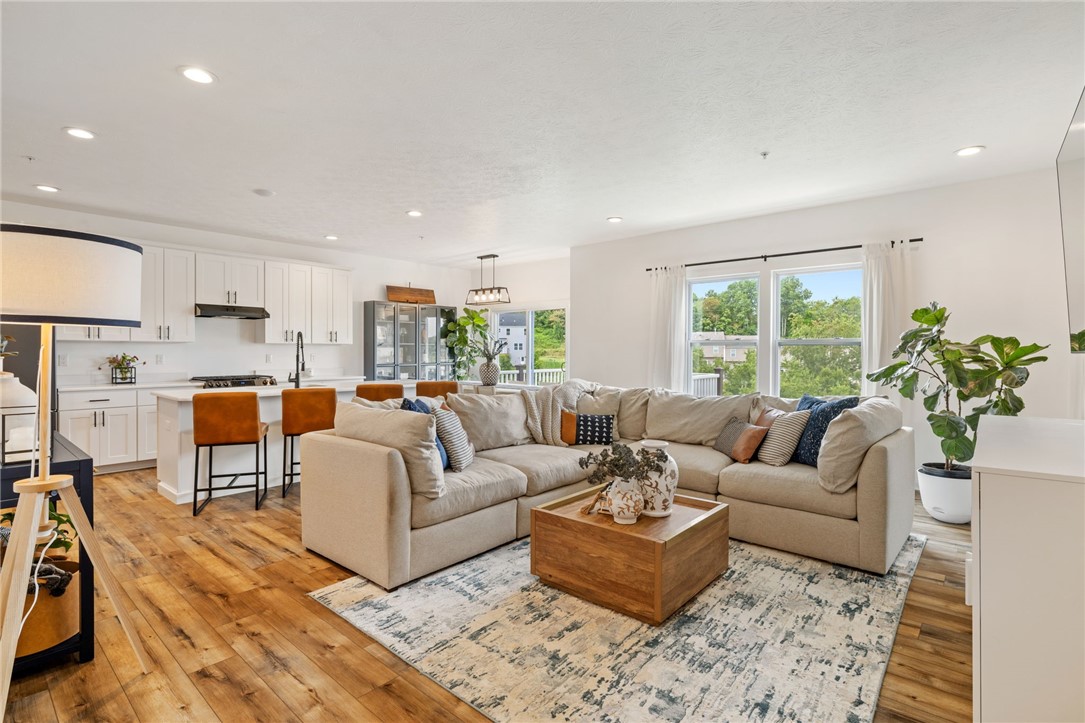 2309 Canterbury Dr