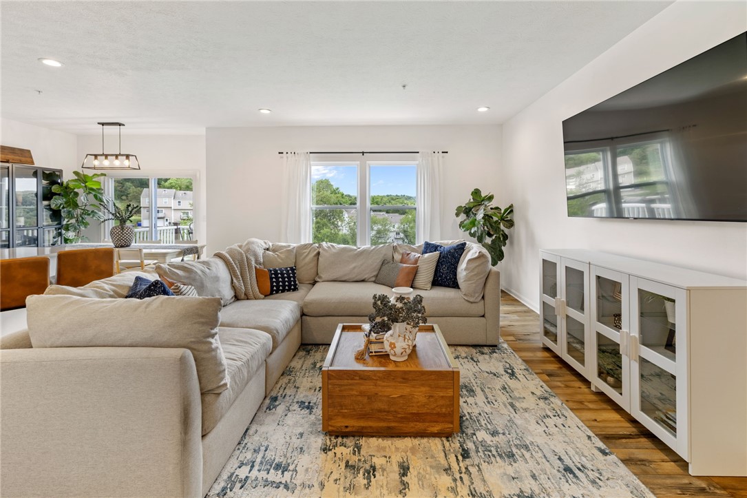 2309 Canterbury Dr