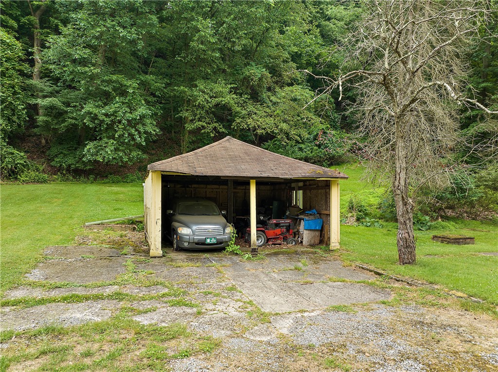 30 Rhodes Ave