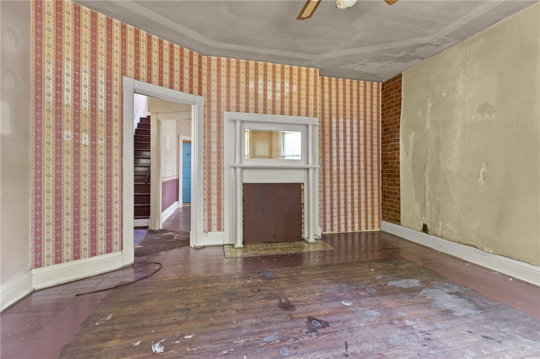 30 Rhodes Ave