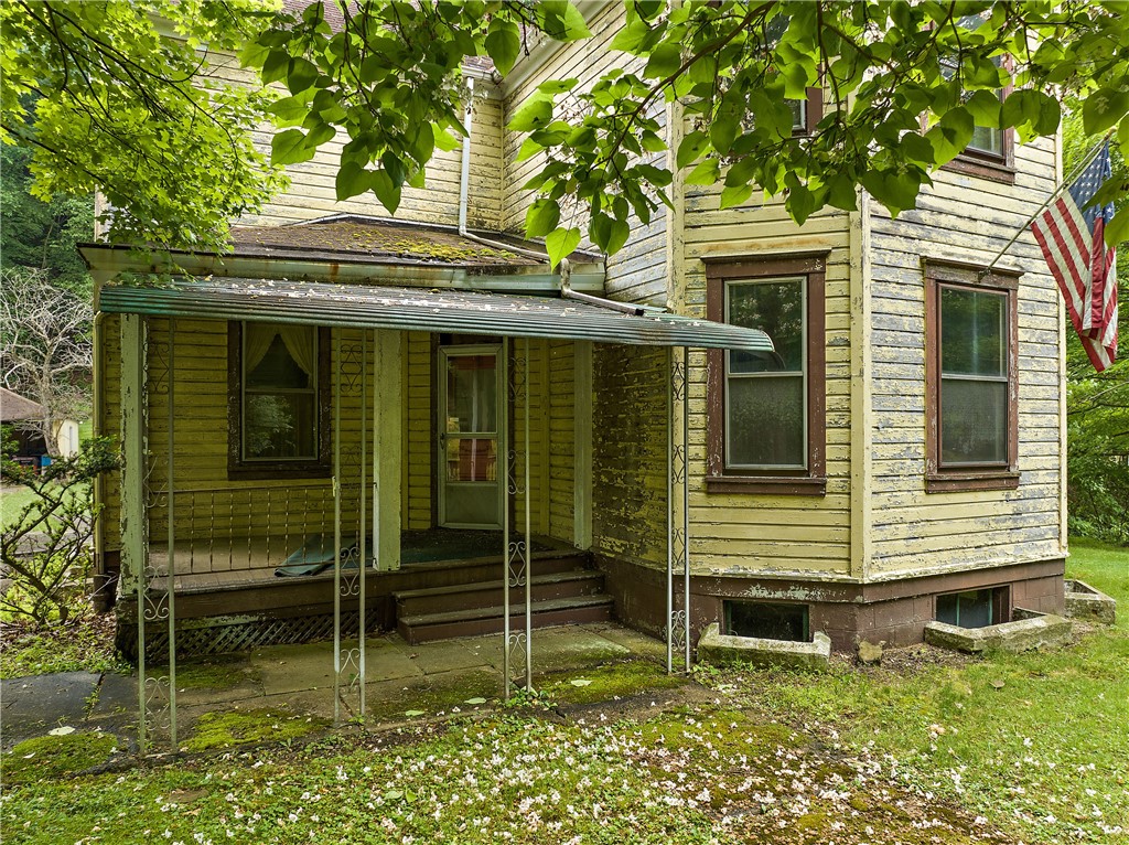 30 Rhodes Ave