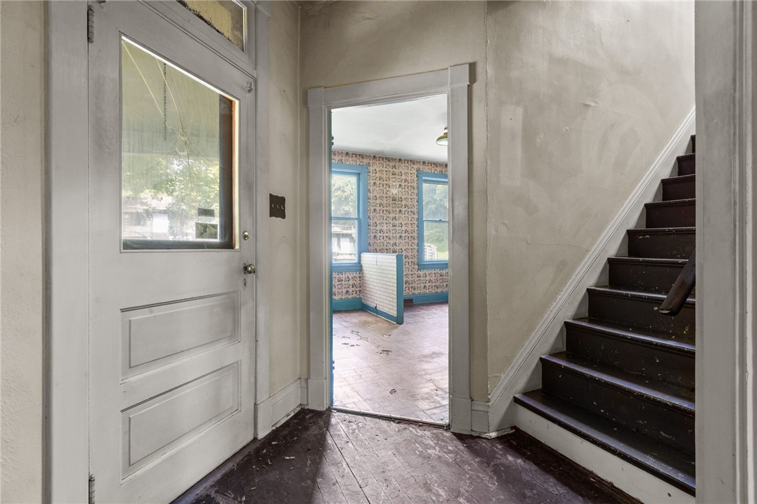 30 Rhodes Ave