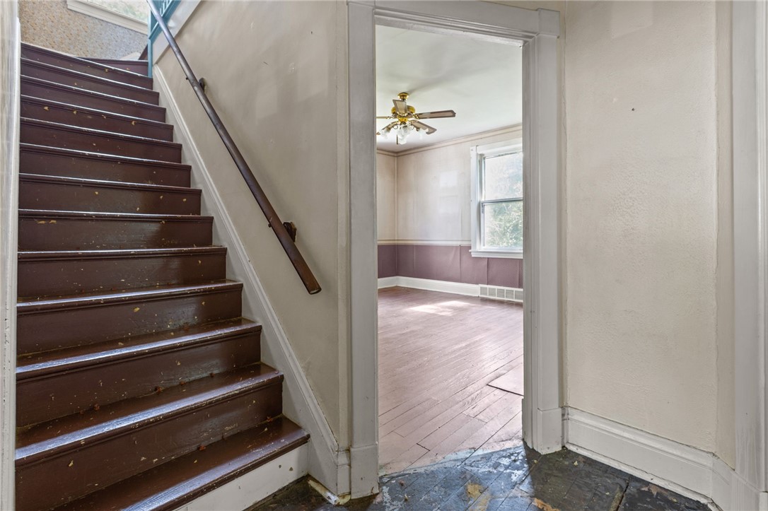 30 Rhodes Ave