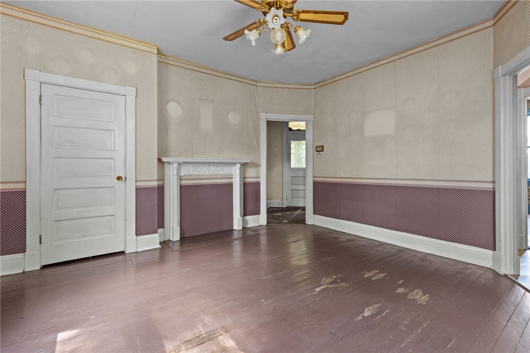 30 Rhodes Ave