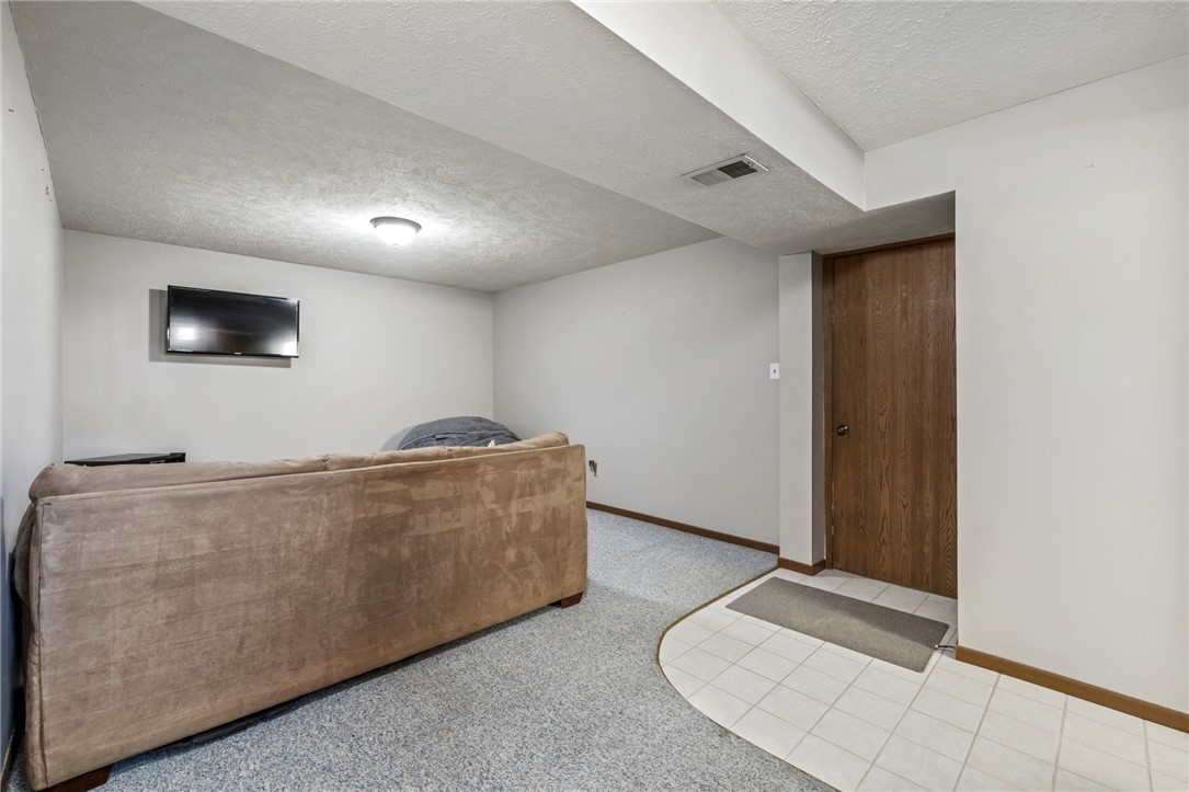 2204 Timberglen Dr