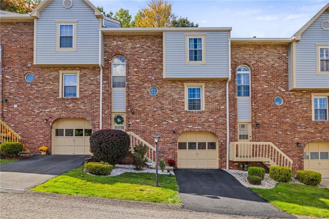 2204 Timberglen Dr