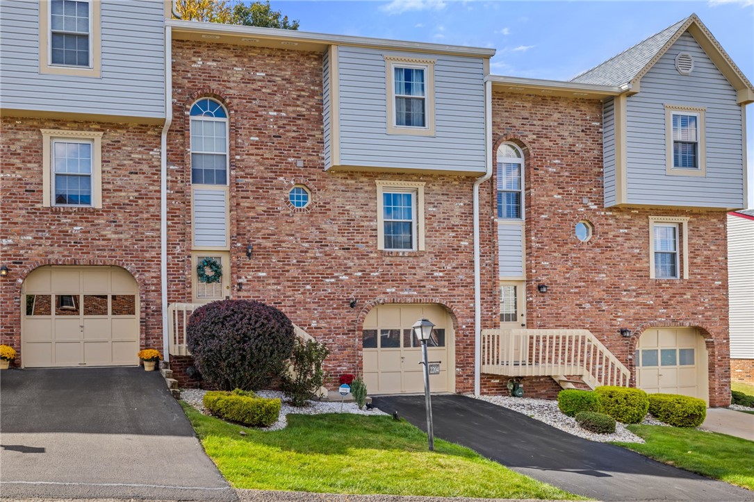 2204 Timberglen Dr