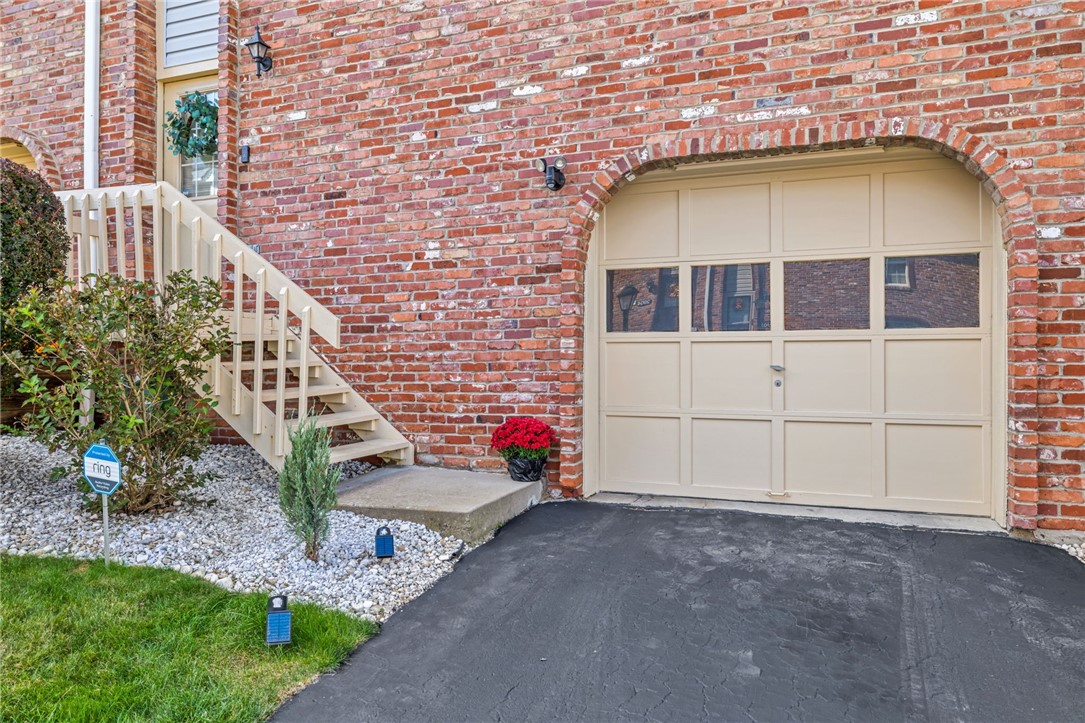 2204 Timberglen Dr