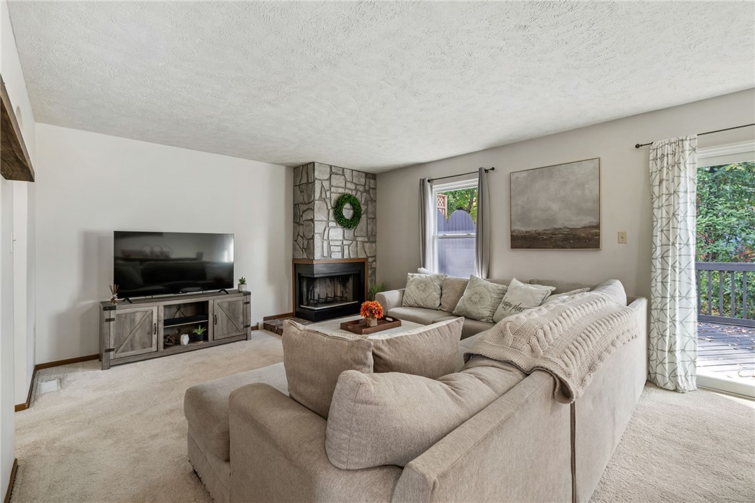 2204 Timberglen Dr