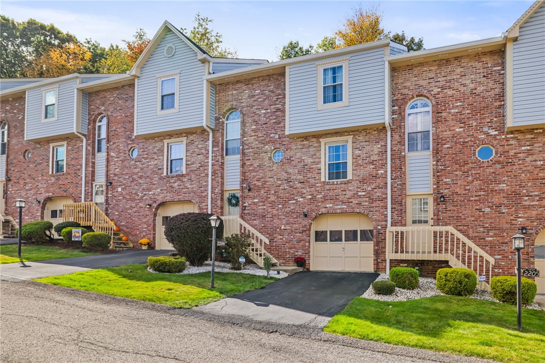 2204 Timberglen Dr