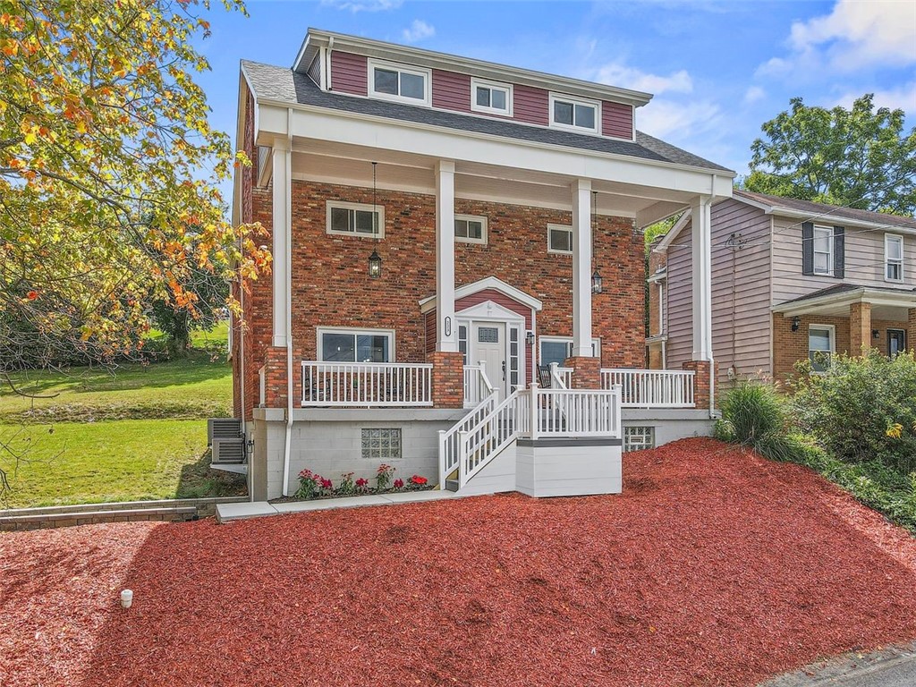 223 Spring St