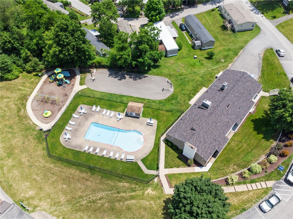 400 Richmond Rd