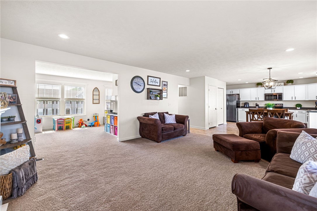 222 Horse Shoe Dr