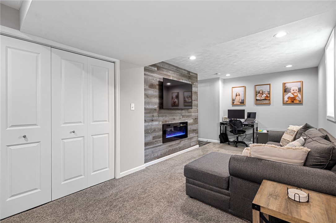 222 Horse Shoe Dr