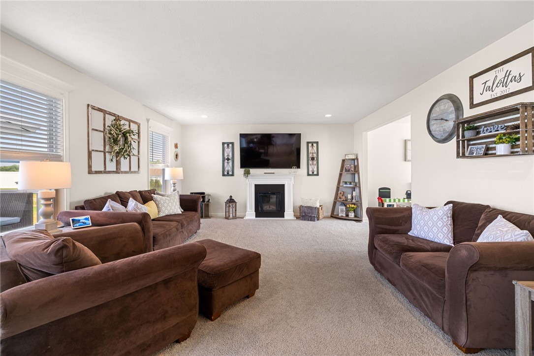 222 Horse Shoe Dr