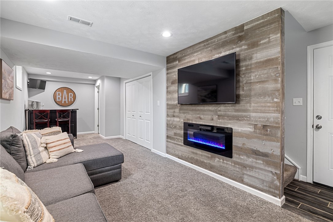 222 Horse Shoe Dr