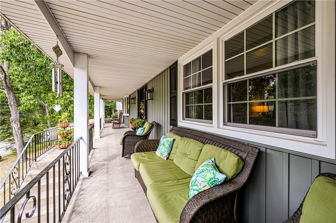 1120 MOUNTAINVIEW DR.