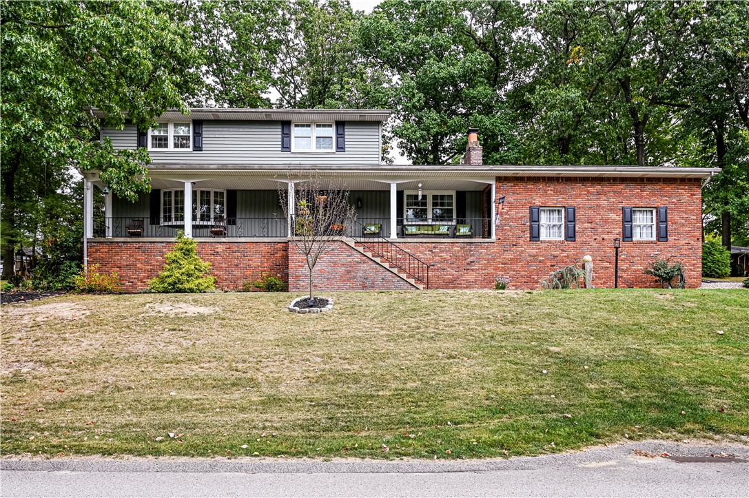1120 MOUNTAINVIEW DR.