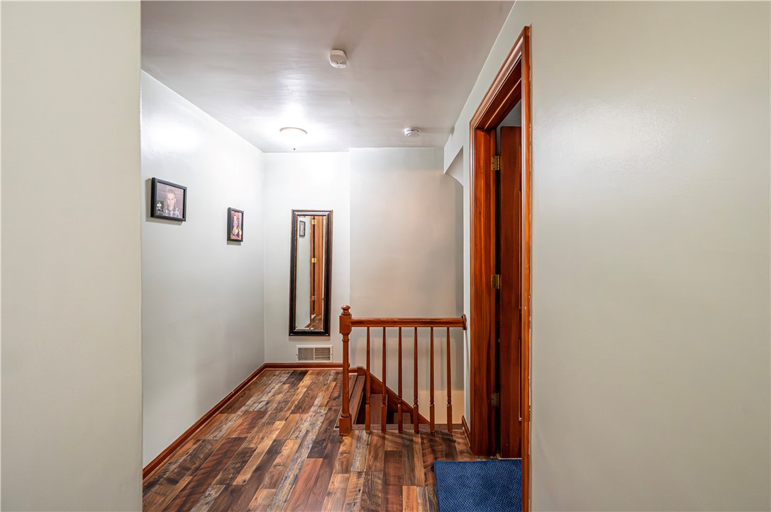 1120 MOUNTAINVIEW DR.