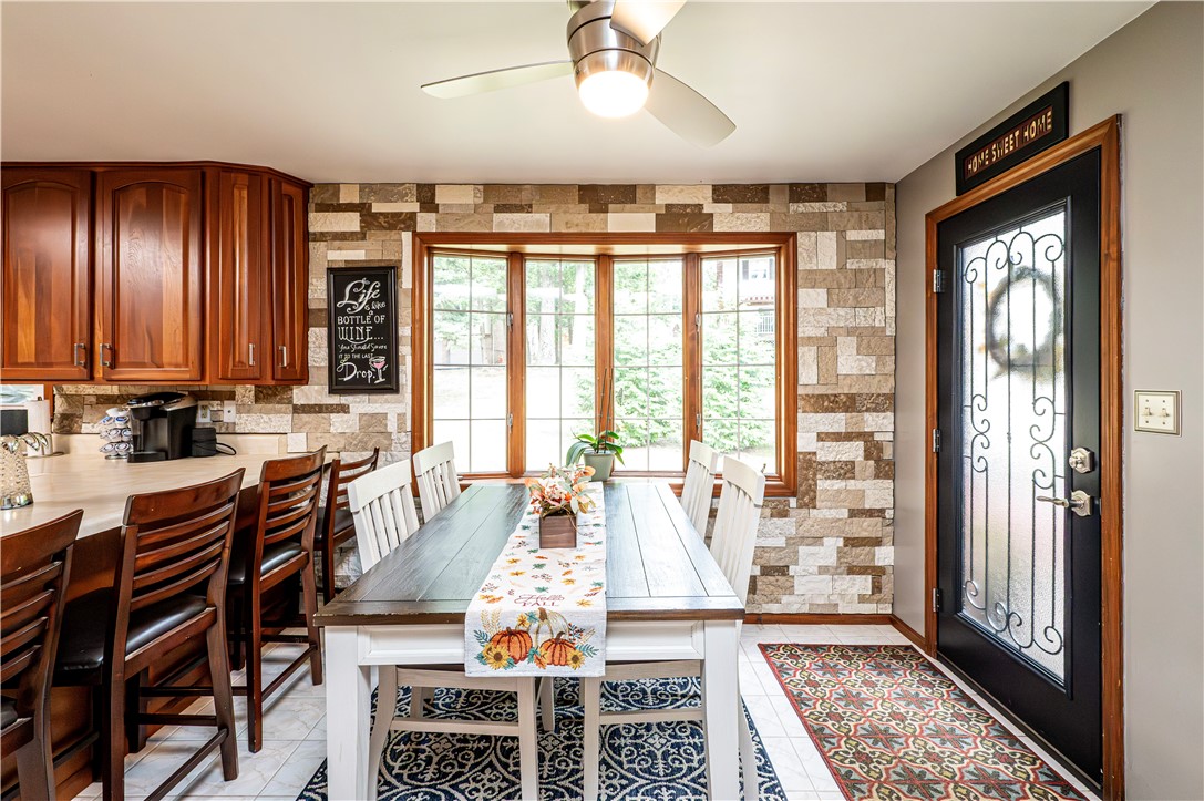 1120 MOUNTAINVIEW DR.