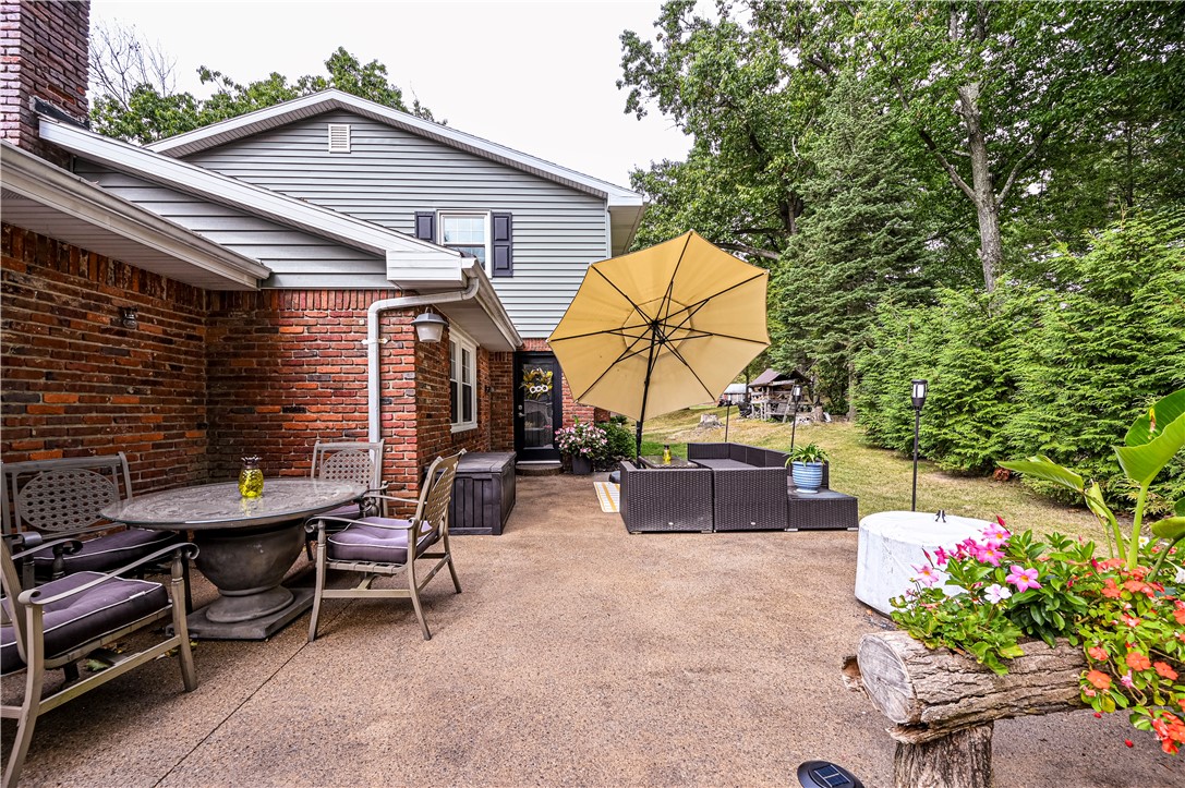 1120 MOUNTAINVIEW DR.