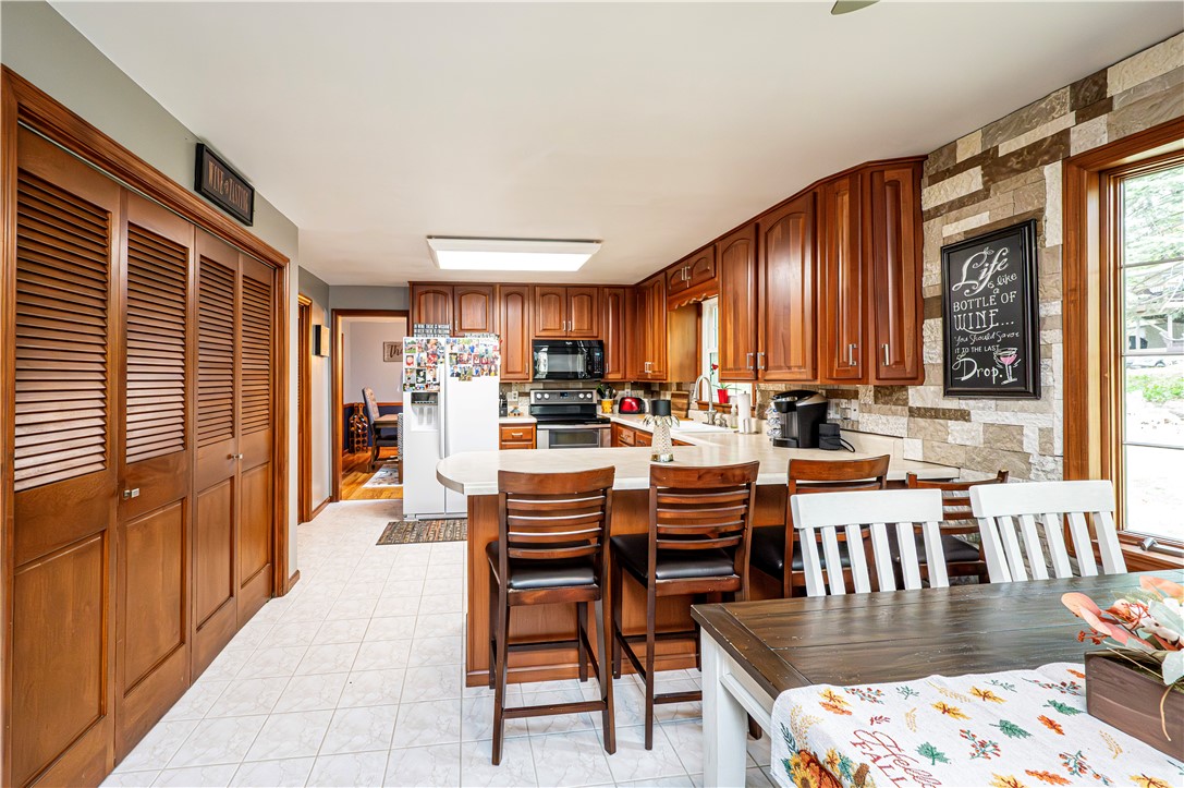 1120 MOUNTAINVIEW DR.
