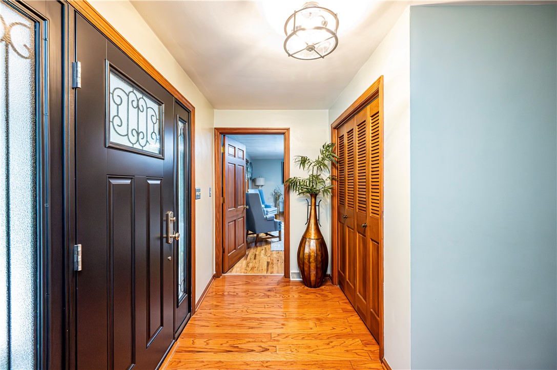1120 MOUNTAINVIEW DR.