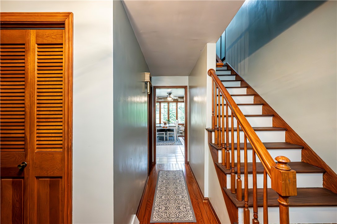1120 MOUNTAINVIEW DR.