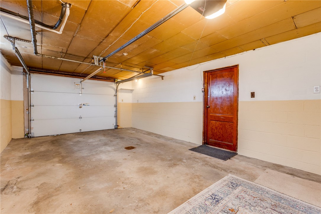 606 Lewis Ave