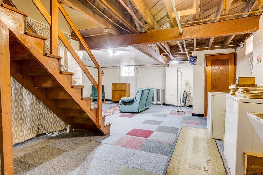 606 Lewis Ave