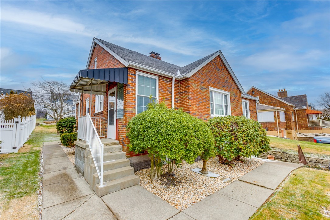 606 Lewis Ave
