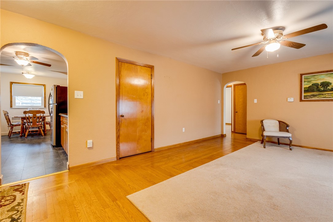 606 Lewis Ave