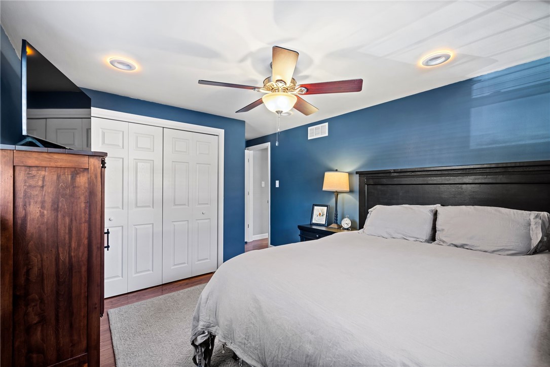 4 Greenlawn Dr