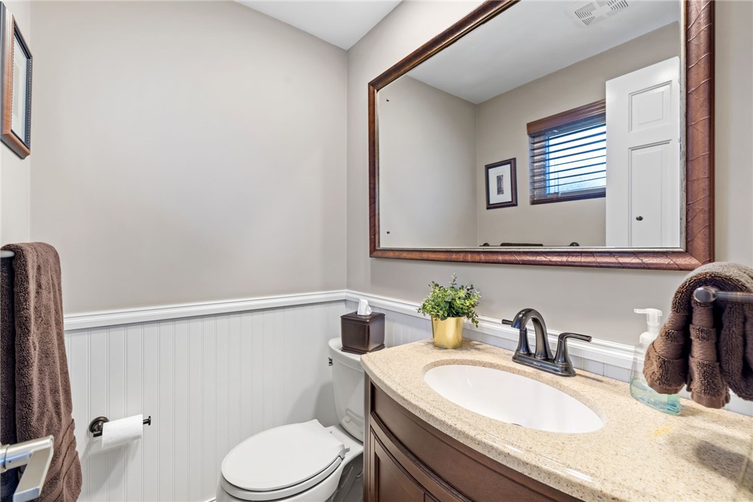 4 Greenlawn Dr