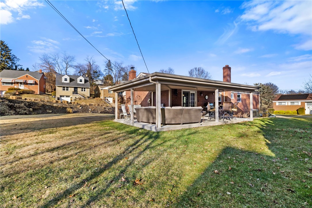 4 Greenlawn Dr