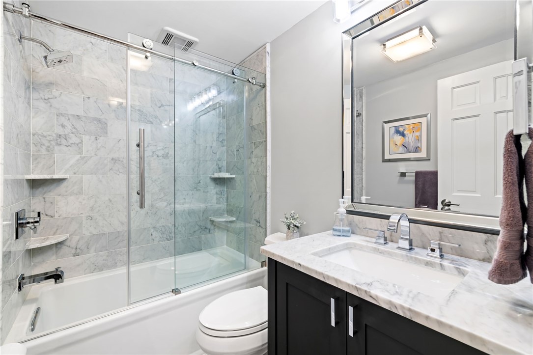 4 Greenlawn Dr