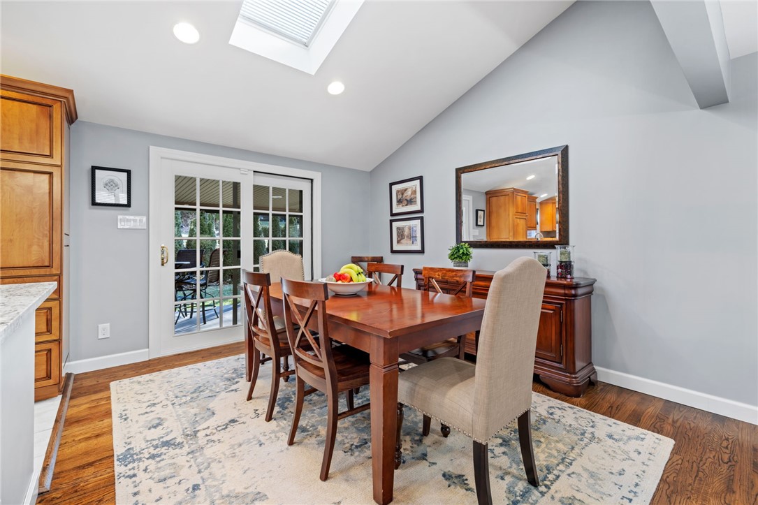 4 Greenlawn Dr