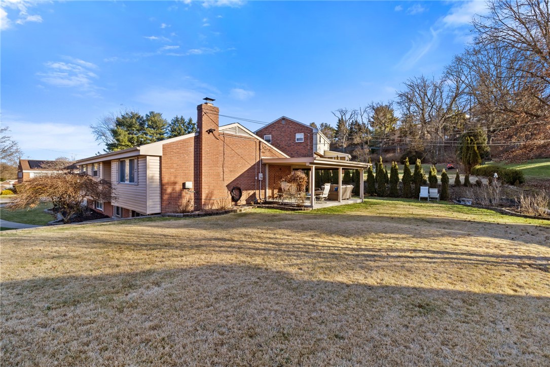 4 Greenlawn Dr