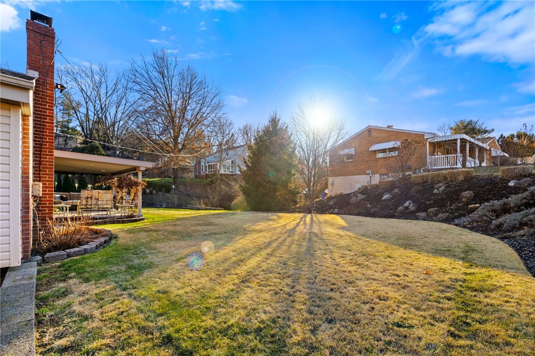 4 Greenlawn Dr