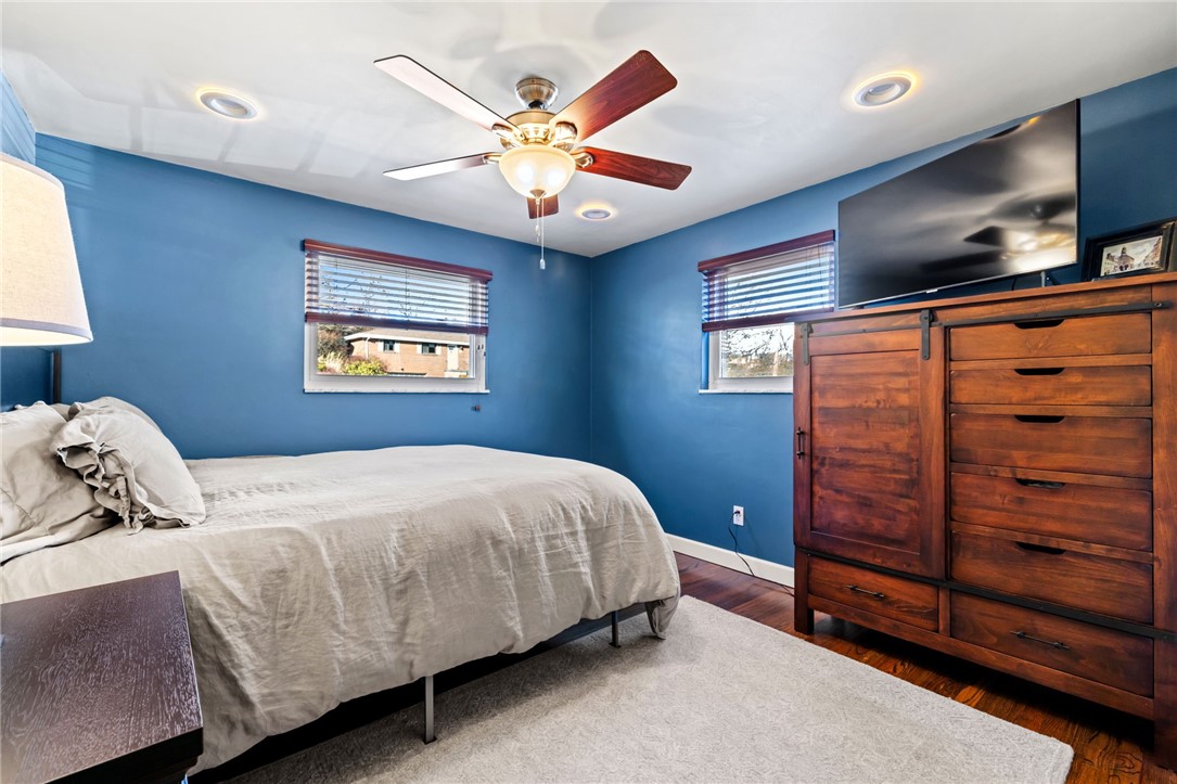 4 Greenlawn Dr