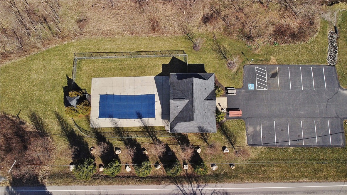1037 Oakbrooke Dr