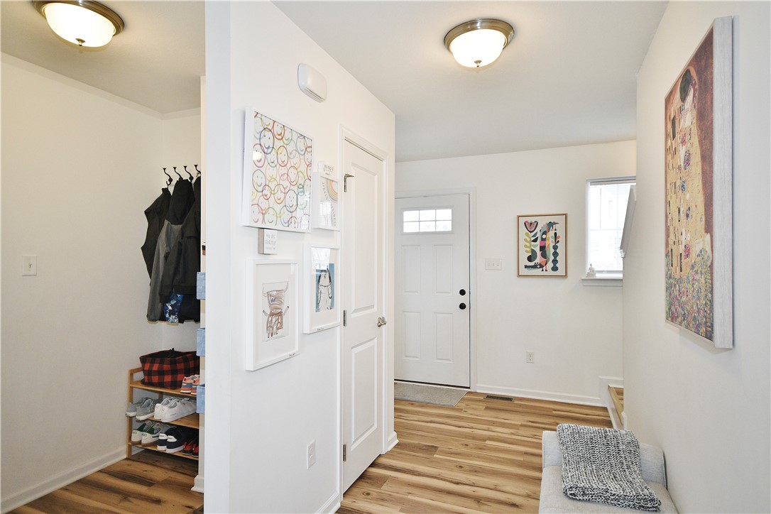1037 Oakbrooke Dr