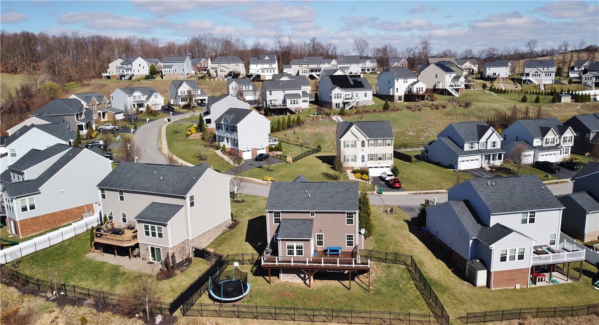 1037 Oakbrooke Dr