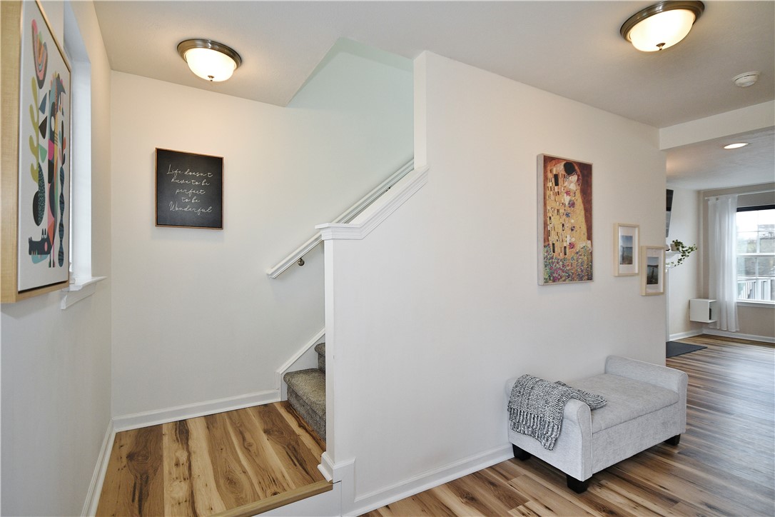1037 Oakbrooke Dr