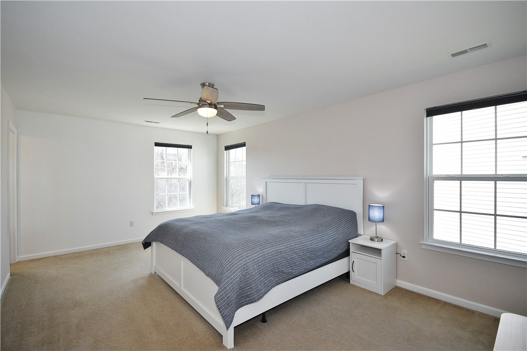 1037 Oakbrooke Dr