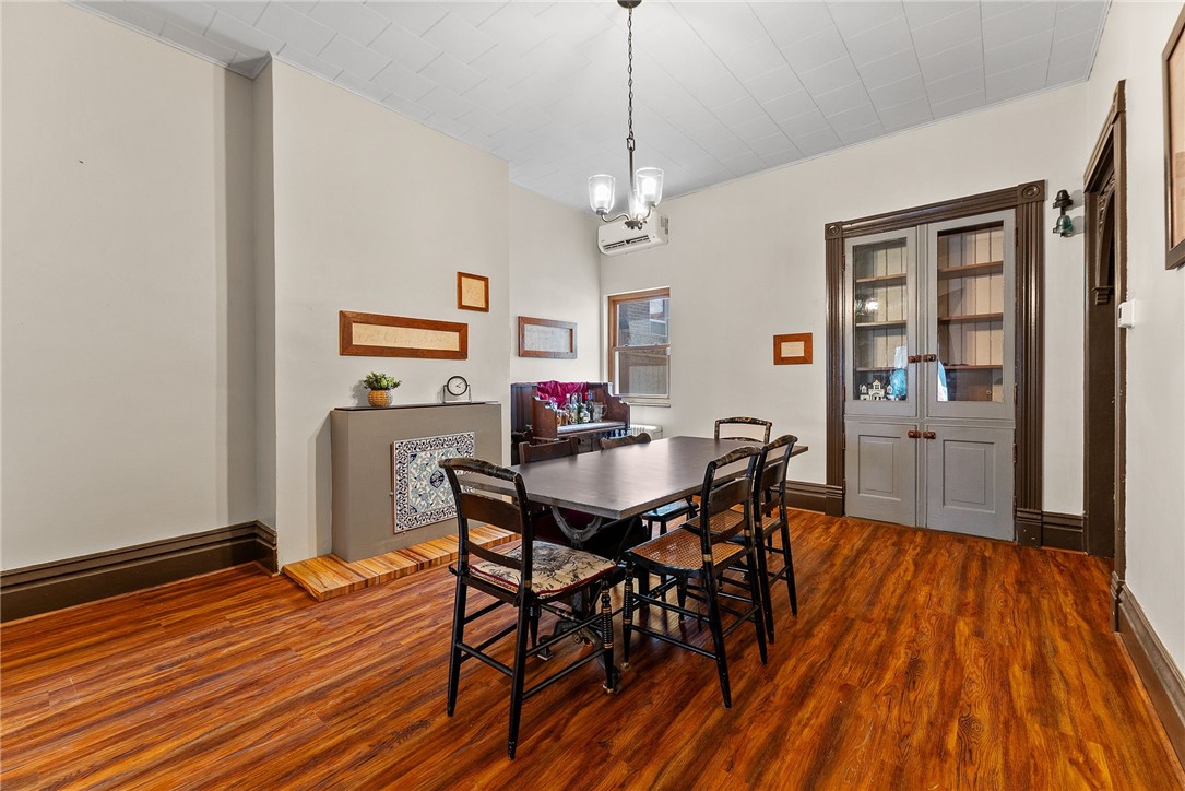 222 Main St