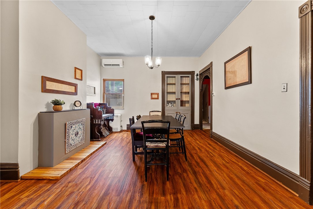 222 Main St