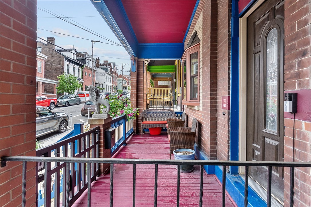 222 Main St