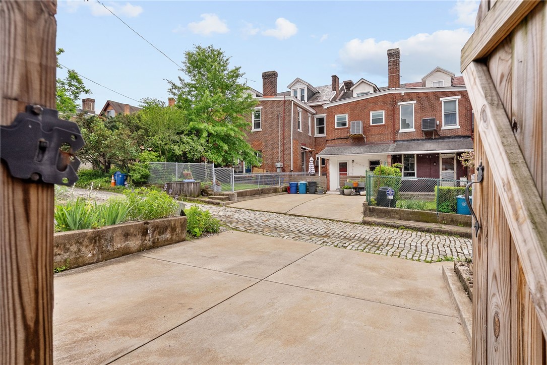 222 Main St